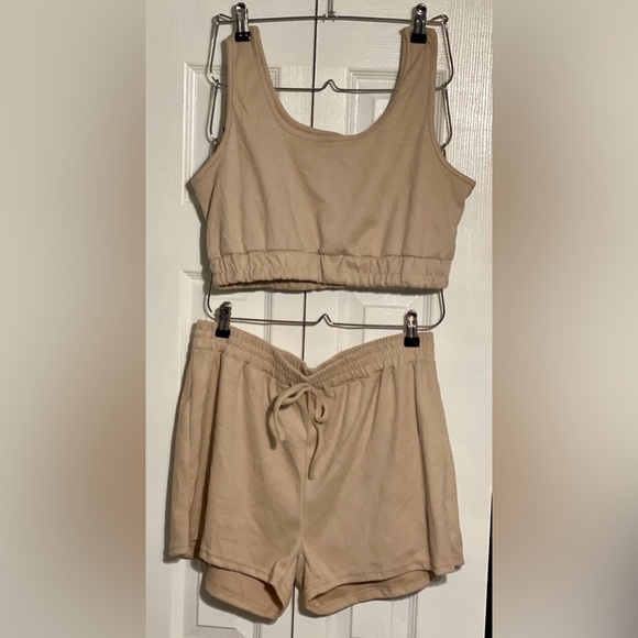 3 pack crop tank and shorts lounge set - Picture 2 of 4